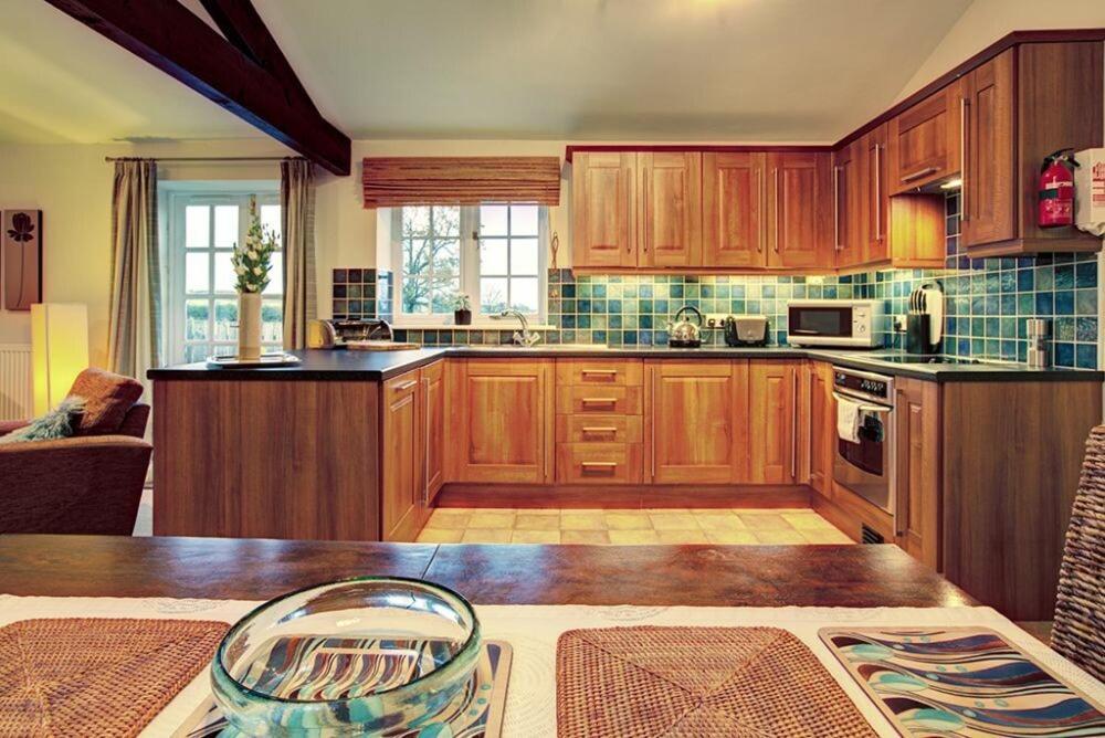 Plumtree Cottage Алнмут Экстерьер фото